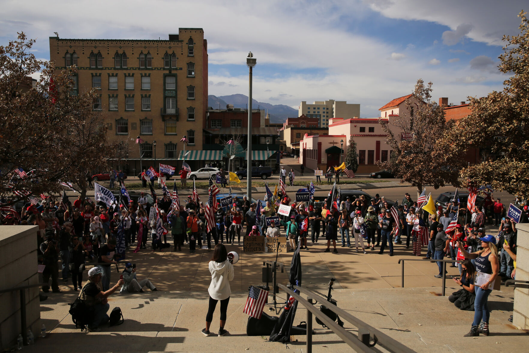 110820-news-rally 5.JPG